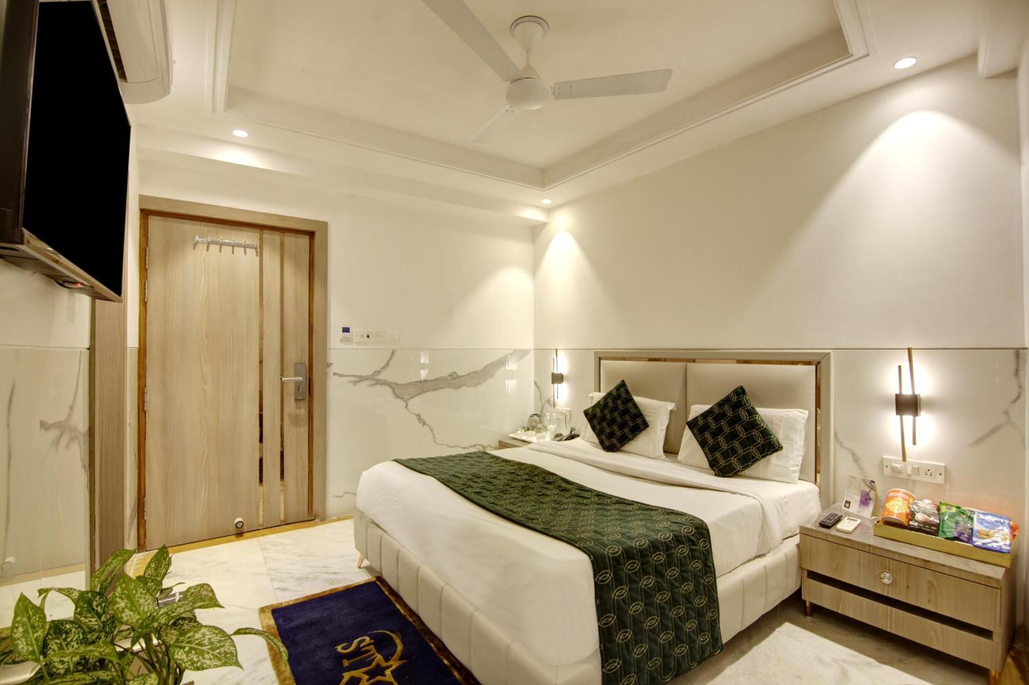 Hotel International Inn - Near Delhi Airport New Delhi Exterior photo
