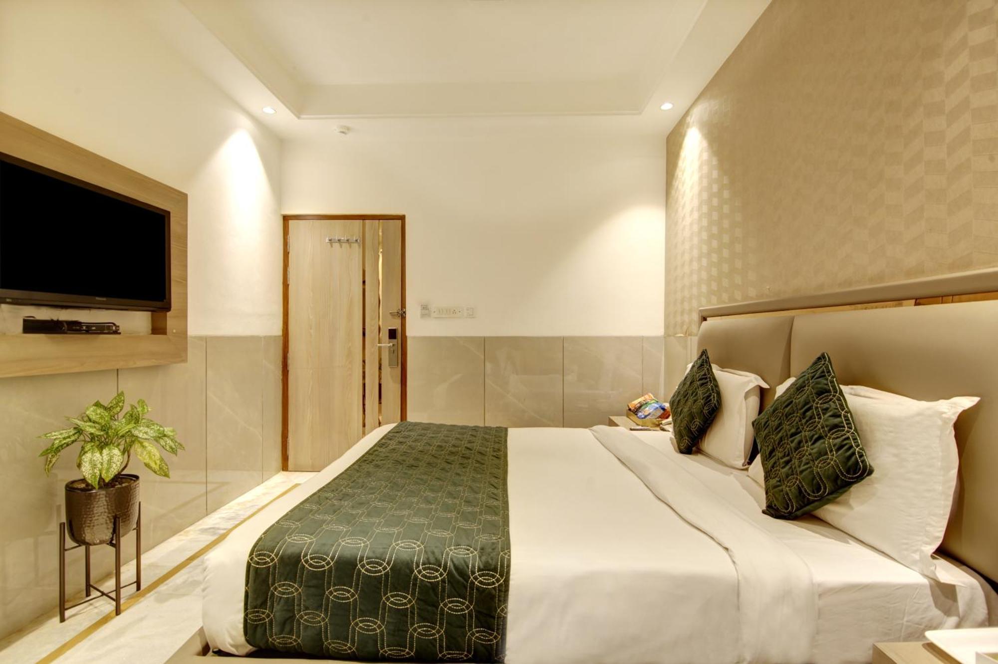 Hotel International Inn - Near Delhi Airport New Delhi Exterior photo