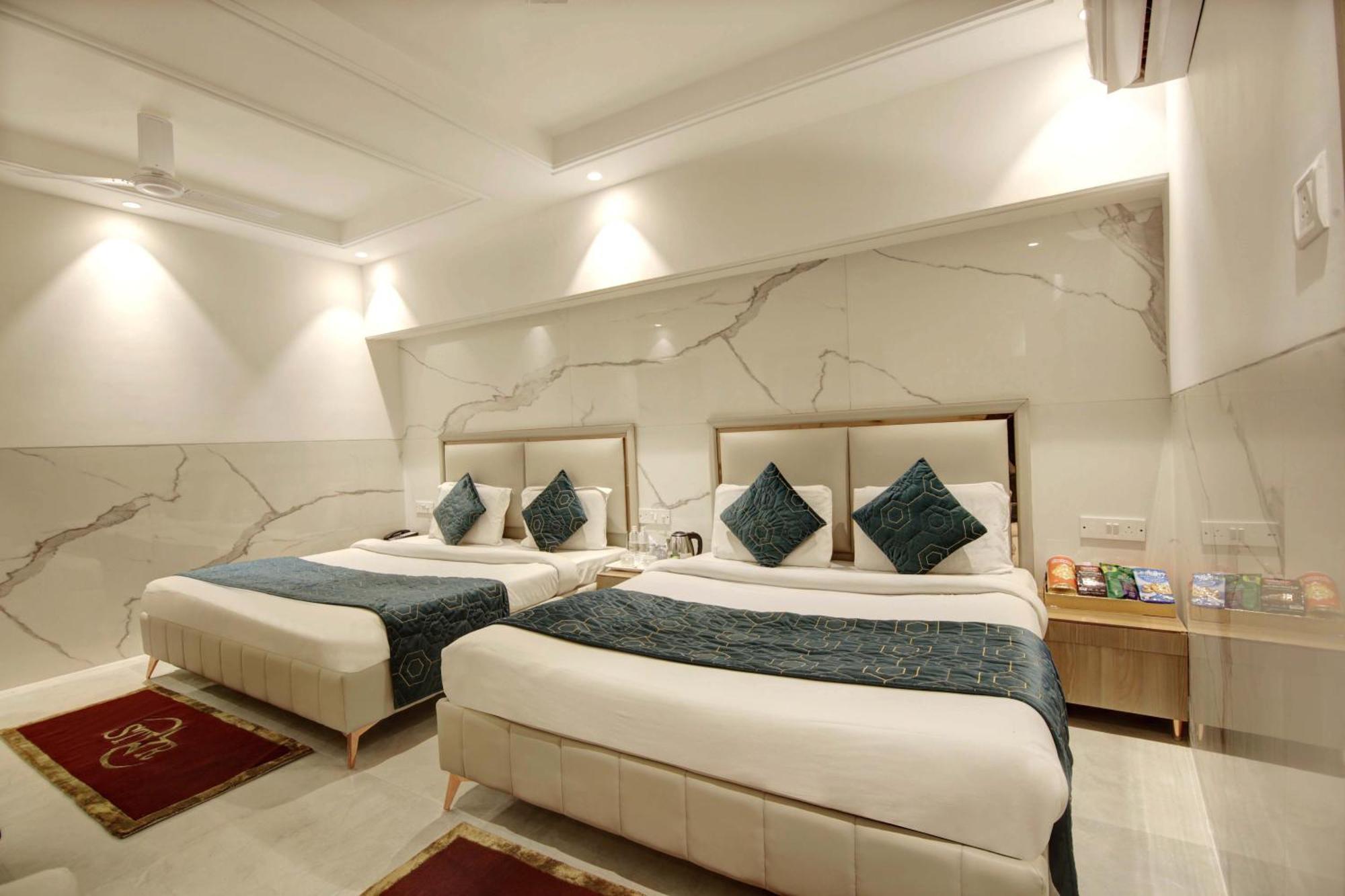 Hotel International Inn - Near Delhi Airport New Delhi Exterior photo