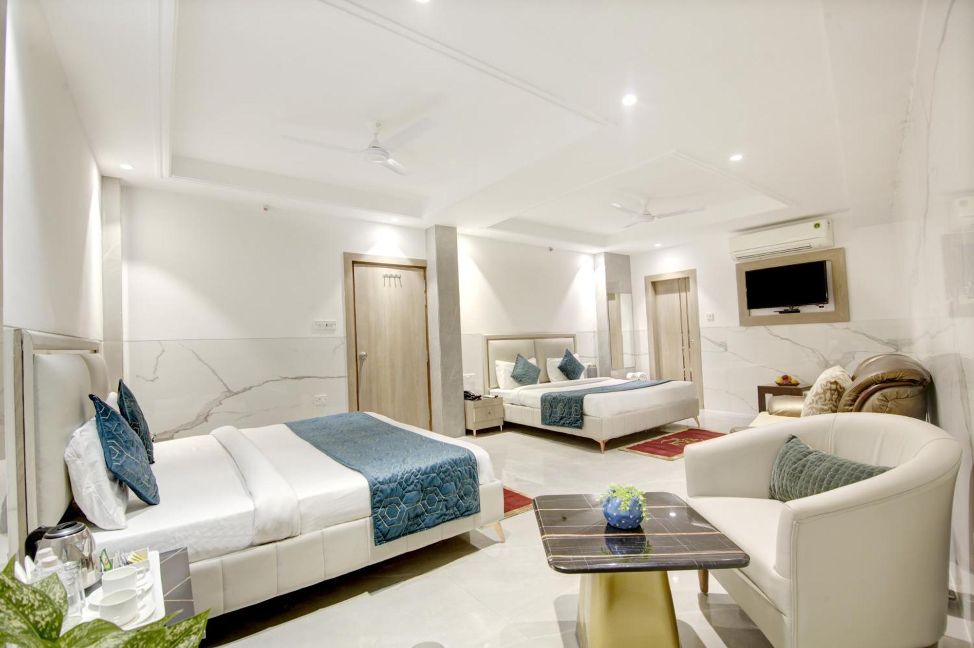Hotel International Inn - Near Delhi Airport New Delhi Exterior photo